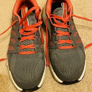 Reebok Safety Sneakers. Safety toe. Size 7. Excellent, excellent condition.